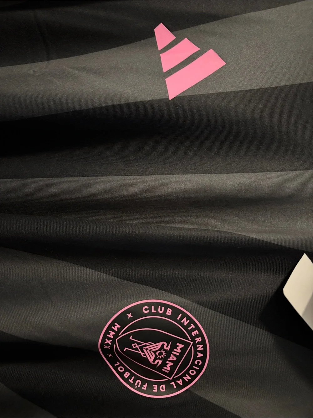 Leo Messi Adidas Men’s Black & Pink Striped Soccer Jersey #10 NWT